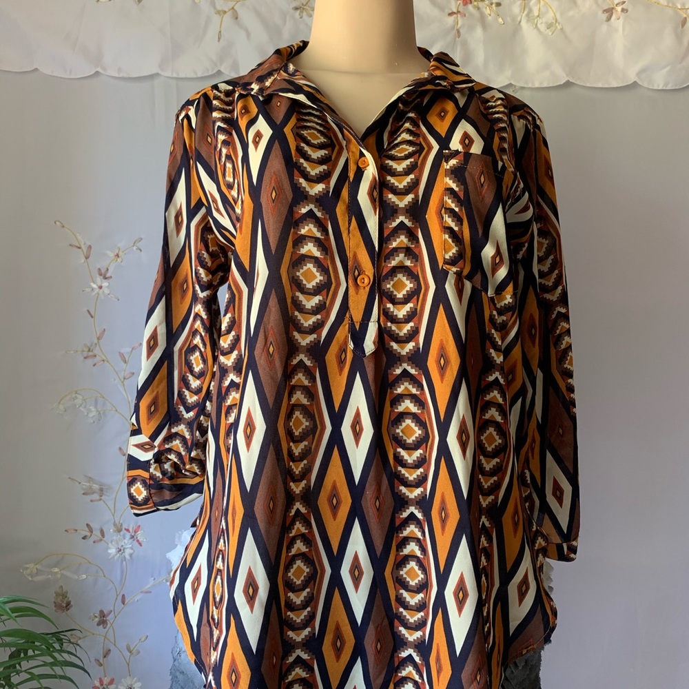Multicolor geometric figures blouse,